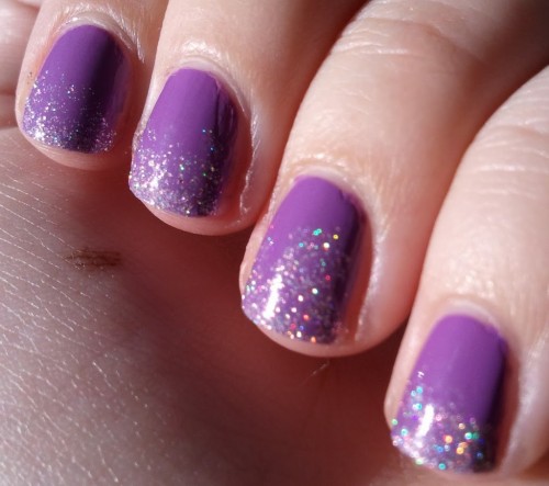 Nail Look: Purple with glittering course