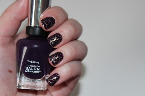 Nail Look: Cracked Plum